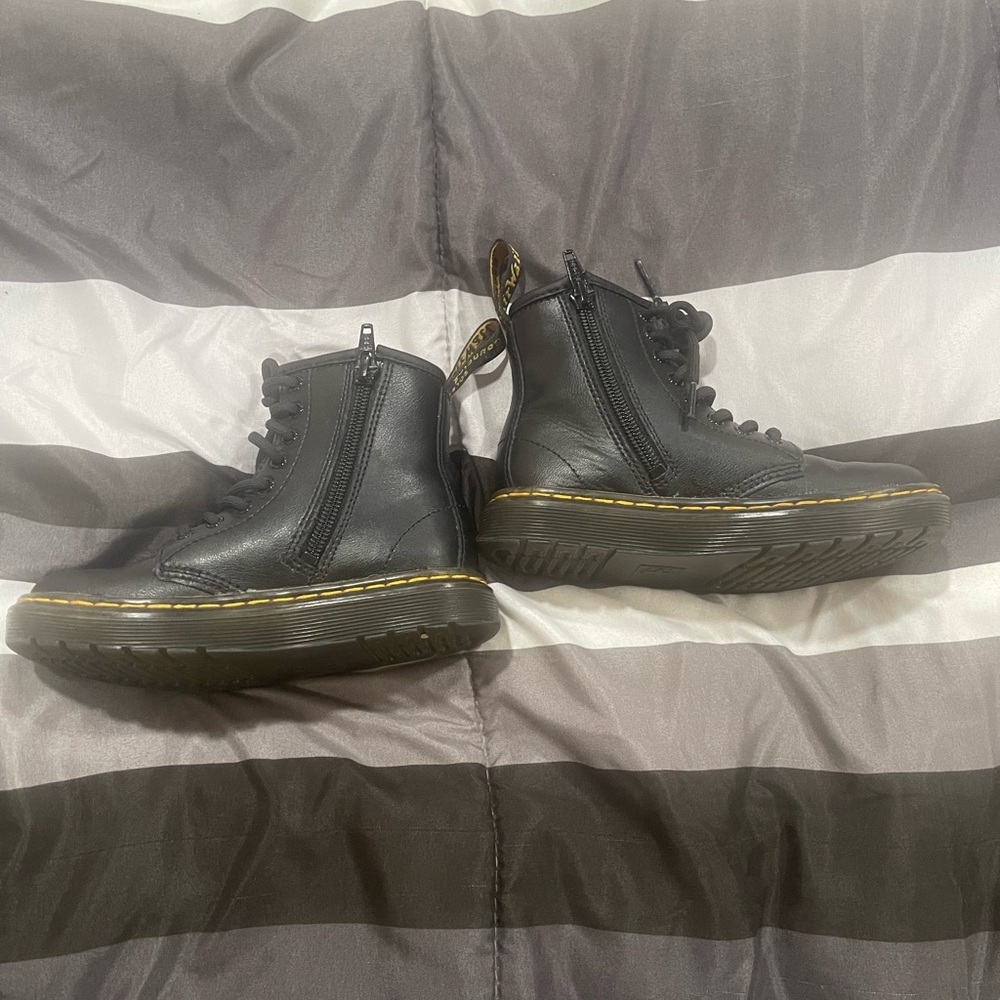 Girls Dr Martens size 11c